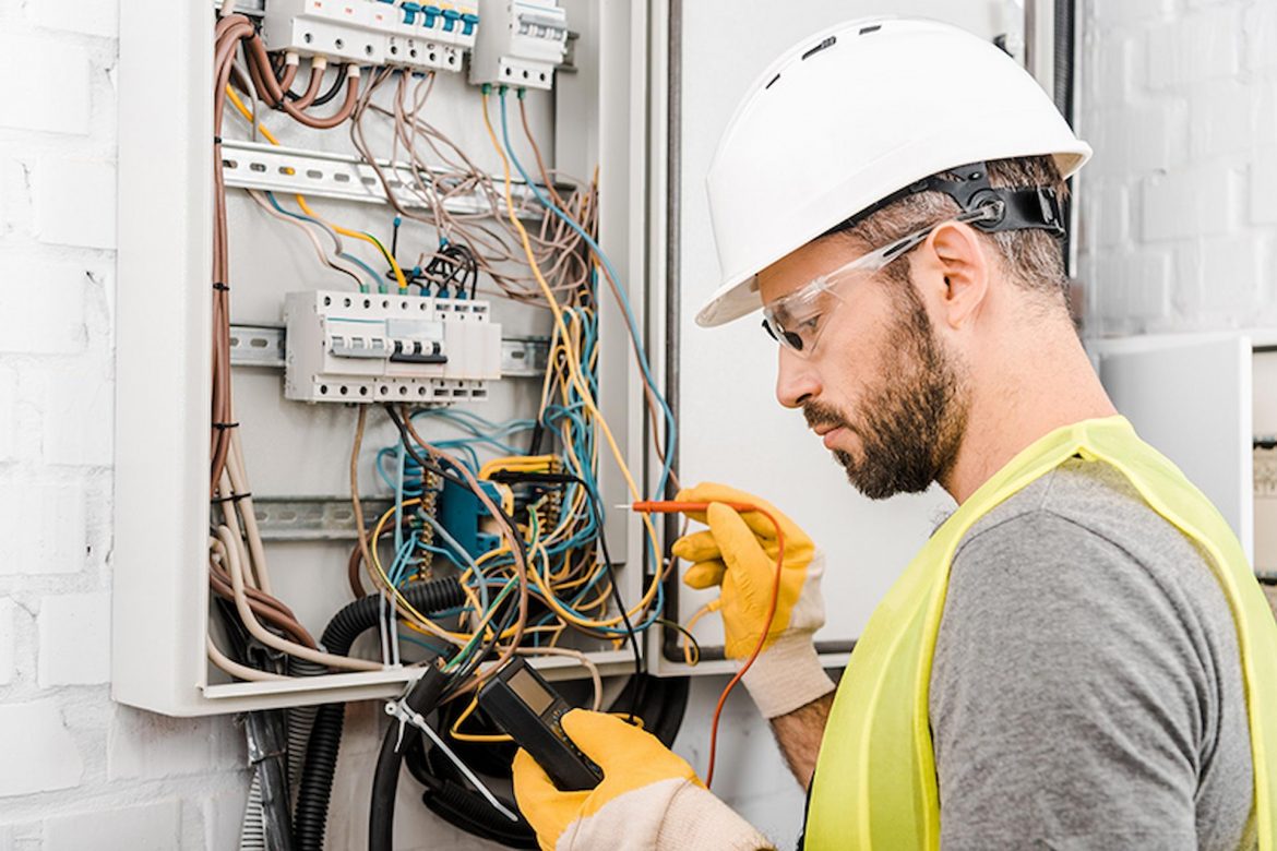 4 Important Questions To Ask While Hiring Electrical Contractors